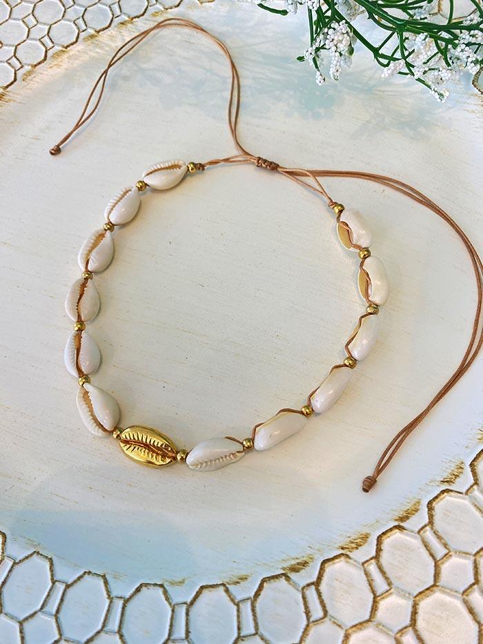 Choker ajustable en conchas naturales