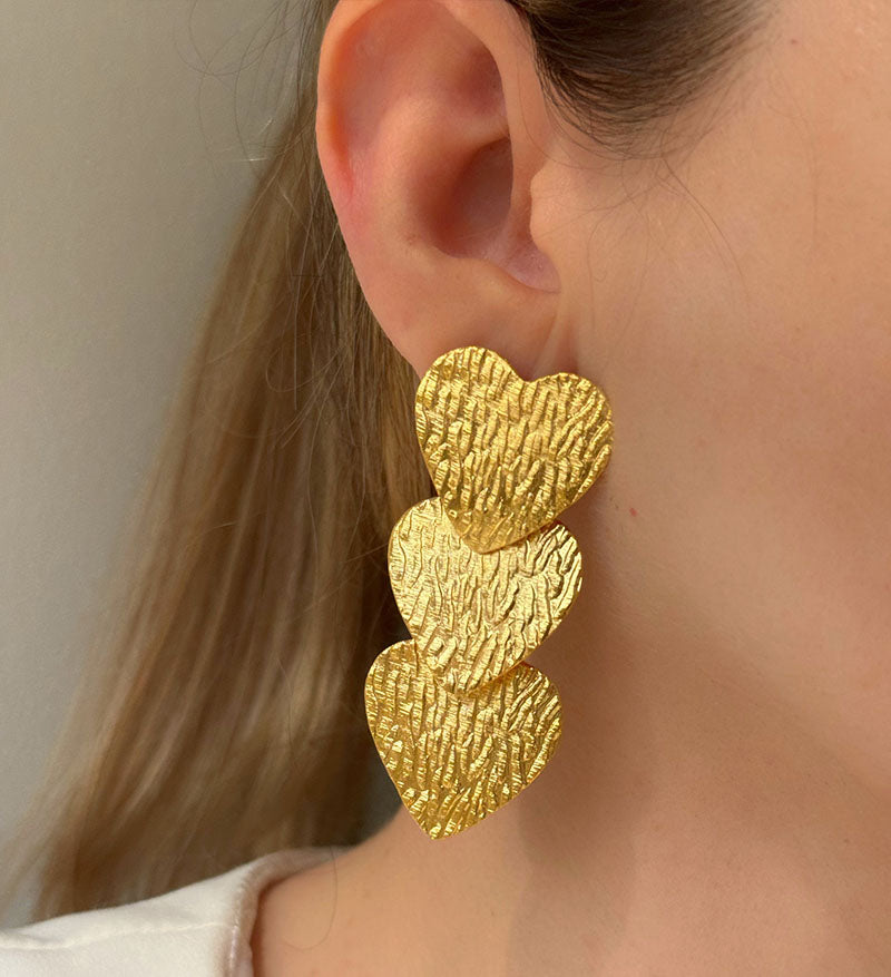 Aretes corazones cascada cebra
