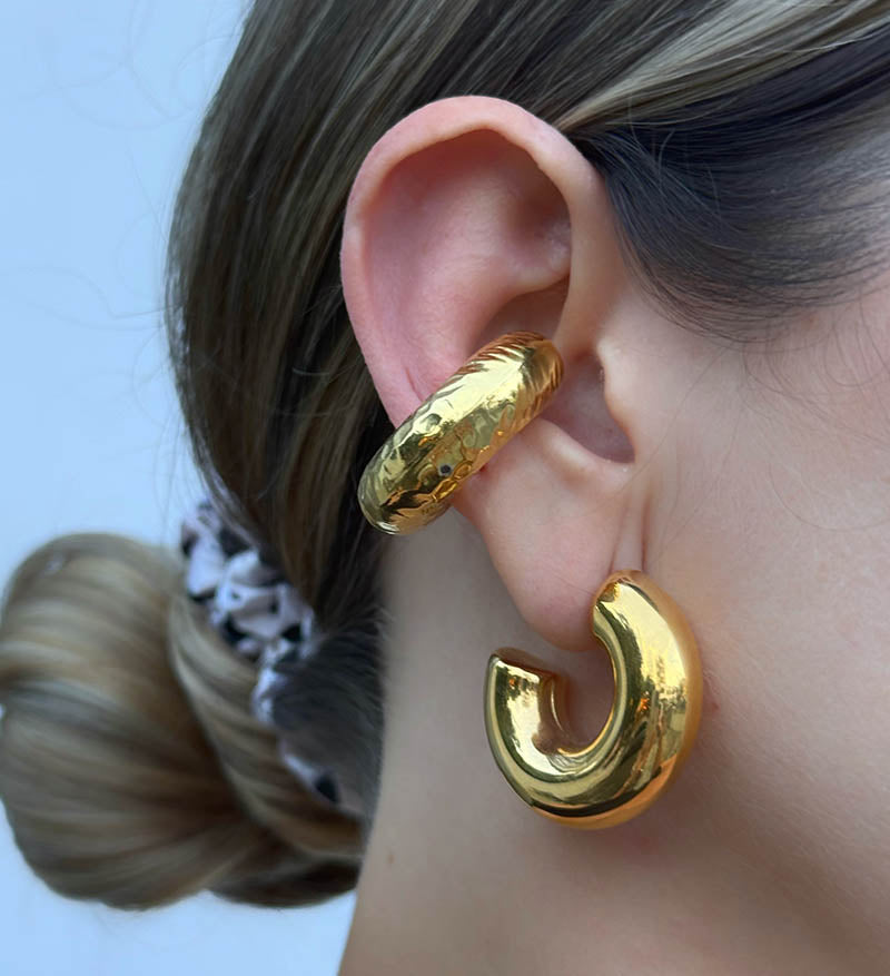 Earcuff chunky dorado martillado