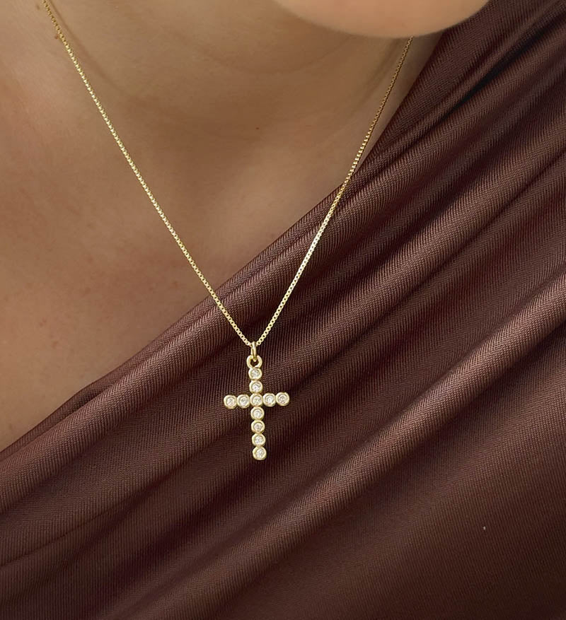 Set cadena cruz circones blancos + topos