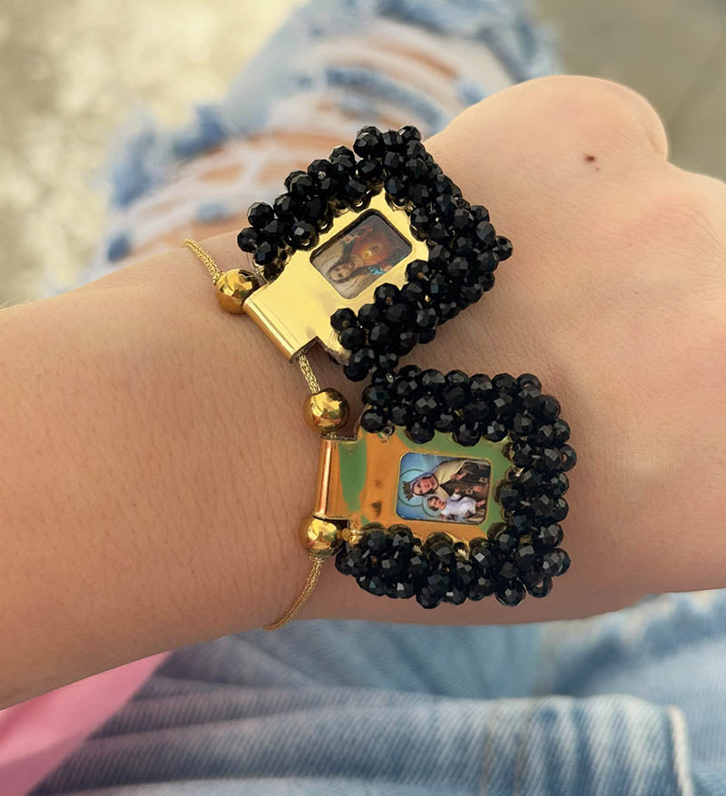 Pulsera escapulario negro mediano