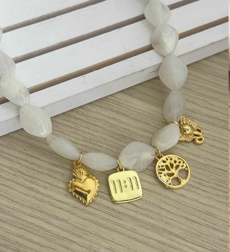Collar hueso 11:11
