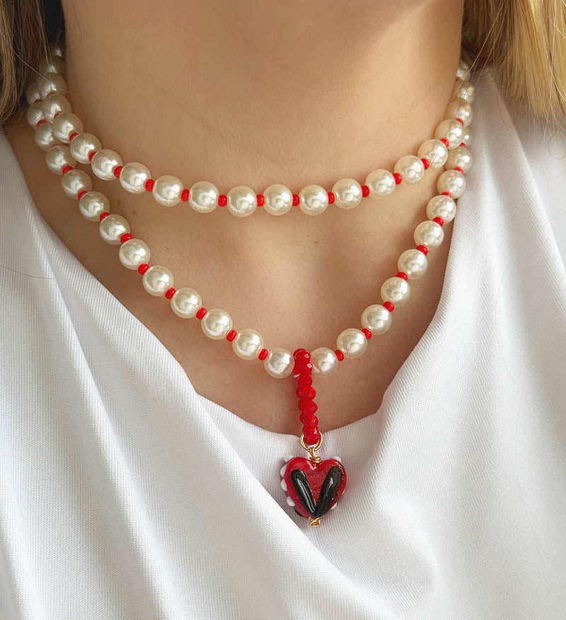 Collar funcional perlas corazón rojo