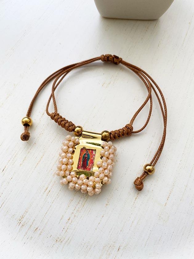 Pulsera de un escapulario beige