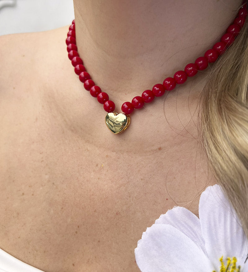Collar rojo corazon dorado